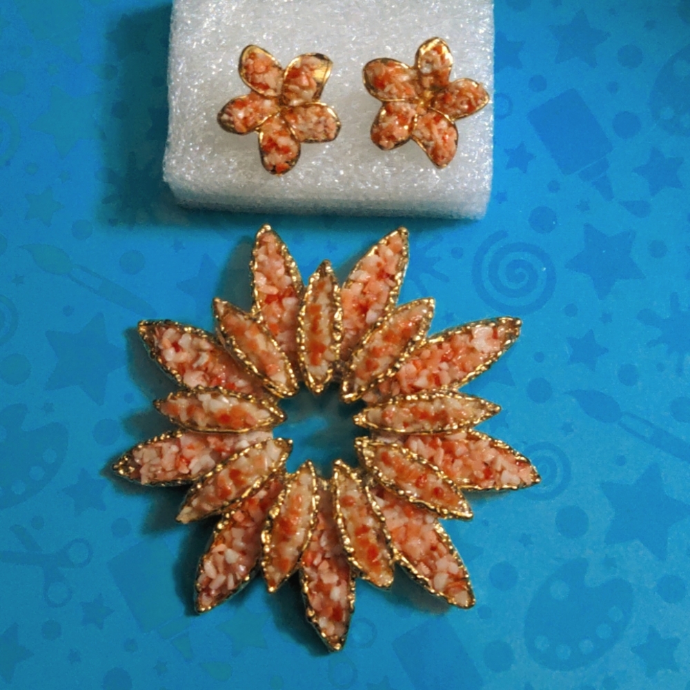 A443 🔥 5 For $35 🔥 Vintage Brooch and Matching Pierced Earrings